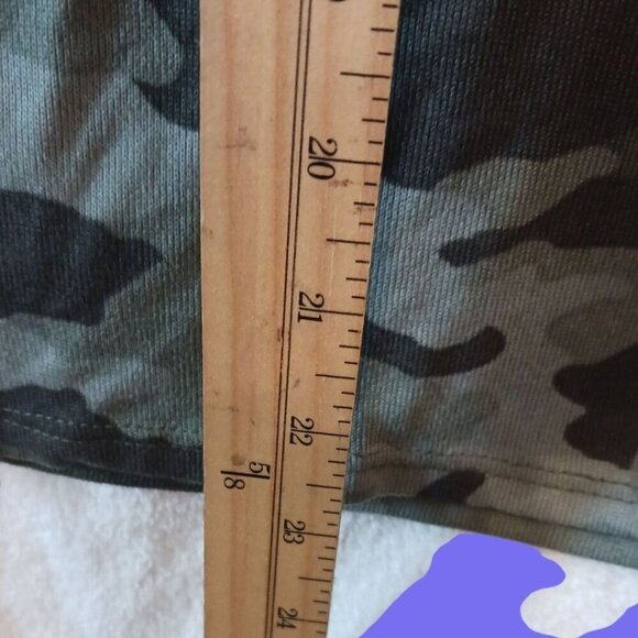 Lucky Brand Camo Print Tank Top Lightweight Size Medium - Picture 7 of 8